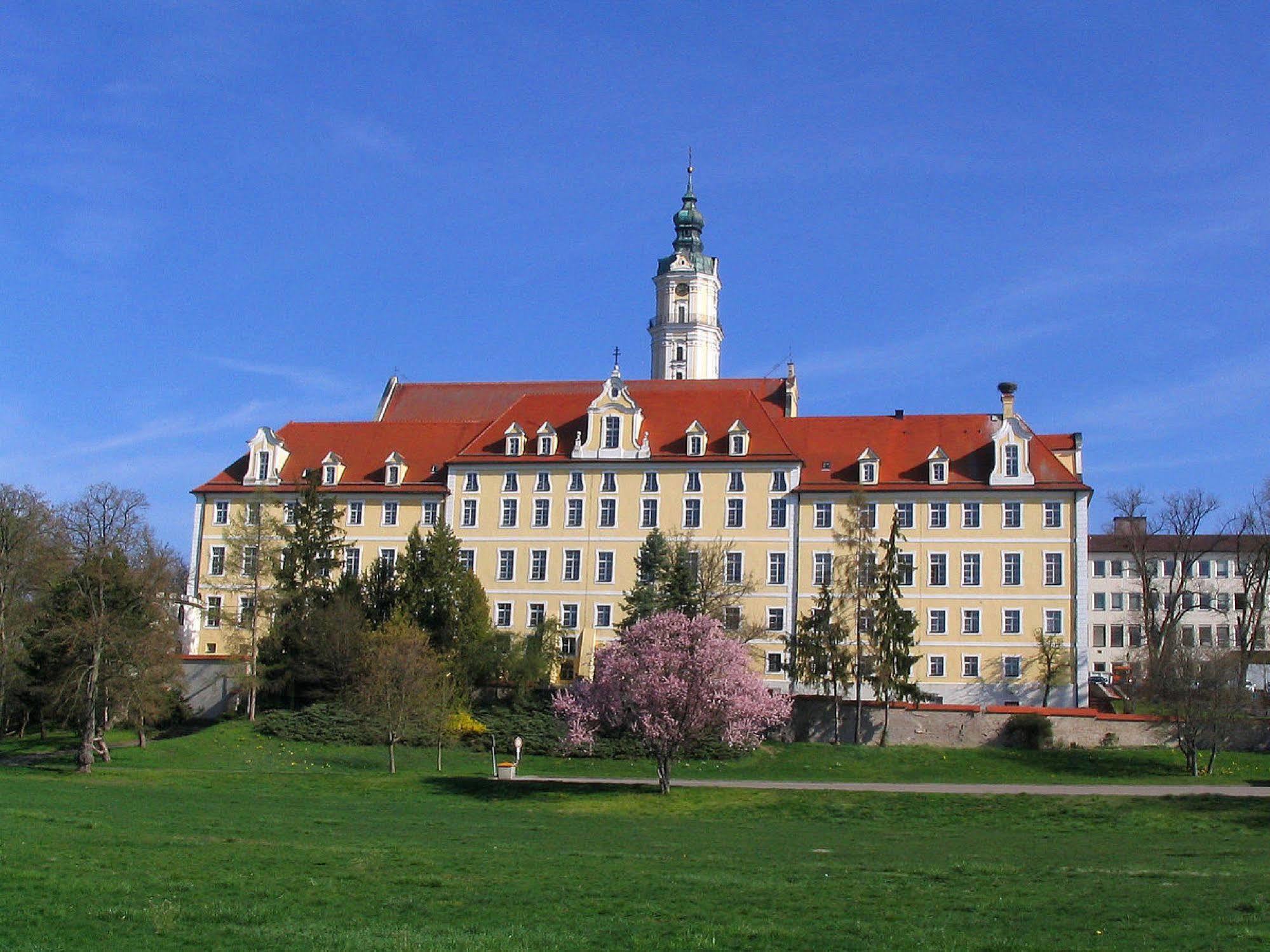 Aparthotel Donaustern Asbach-Bäumenheim Exterior foto